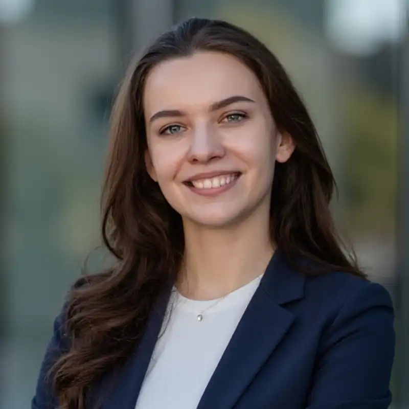 Portrait von Steuerberaterin Laura Pszolla