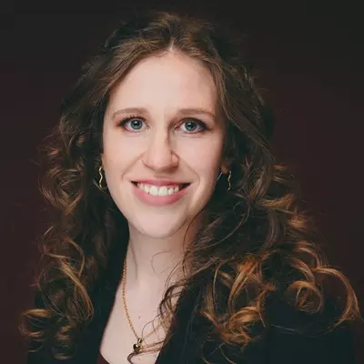 Portrait von Steuerberaterin Julia Gündisch